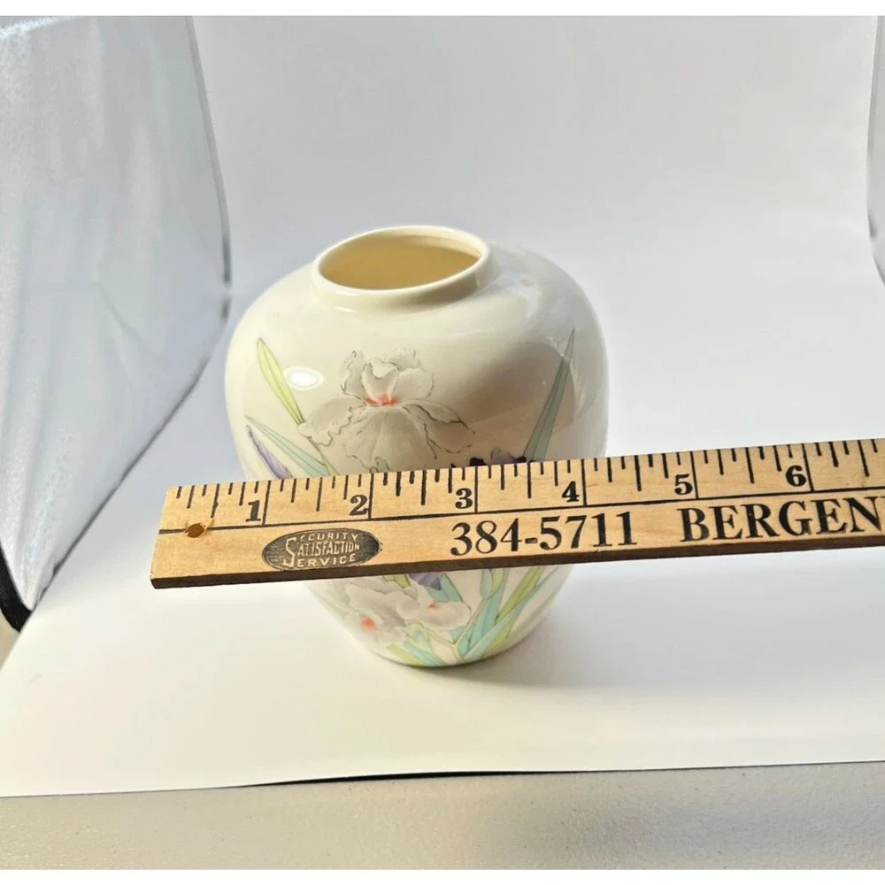 Otagiri Japan Iris Bouquet Vase White and Purple Iris Flowers 5ins high